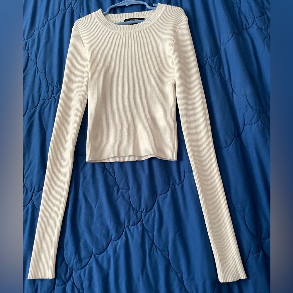 Forever 21 Women’s White/Cream Cropped Sweater NWOT